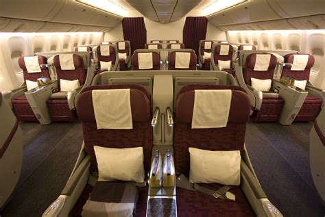 qatar airways 777.